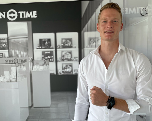 Atlet Luka Janežič in trener Rok Predanič z ročnimi urami Seiko 5 Sports na poti do novih rekordov